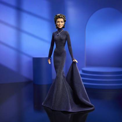 Céline Dion gets her own Barbie doll based on her 1998 Oscars look Céline Dion gets her own Barbie doll based on her 1998 Oscars look., , Toymaker Mattel has announced the legendary Canadian singer is being honored with a Barbie Signature doll., , Céline’s doll wears a long-sleeve navy-blue gown and a necklace inspired by the blue heart-shaped diamond necklace, capturing her look as My Heart Will Go On from movie blockbuster Titanic won Best Original Song at the 1998 Academy Awards., , Céline said: It is a true honor to join the Barbie legacy with a doll inspired by one of the most meaningful moments of my career., , I hope this doll inspires everyone to express themselves with confidence, follow their dreams and believe in the power of  Copyright: xThexMegaxAgencyxMattelxInc Megax