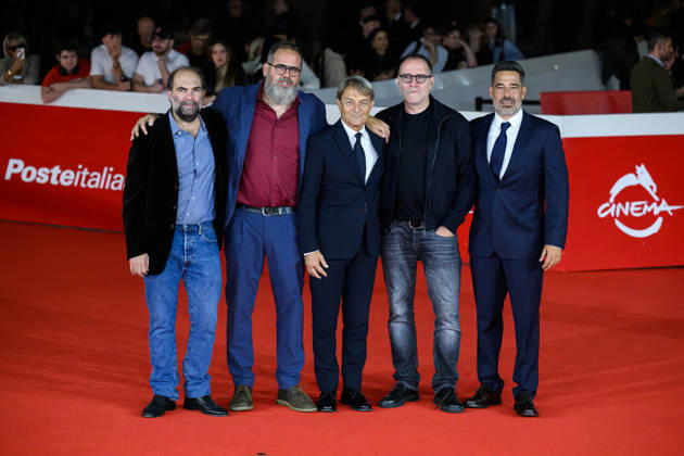 News - Rome Film Fest 2026 - DAY 2 Nicola Rafele Ravera, Francesco Tato, Alberto De Rossi, Valerio Mastandrea and Luca Beccaceci attends the Radici red carpet during the 21th Rome Film Festival at Auditorium Parco Della Musica on October 15, 2026 in Rome, Italy. Roma Auditorium Parco della Musica Italy Copyright: xDomenicoxCippitellix xLiveMediax LPN_2744983