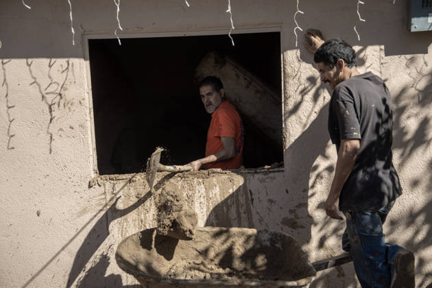 Tropical Storm Rachel leaves deadly flooding and damage in Ensen ENSENADA, MEXICO - OCTOBER 15: Residents of the Maneadero community clean mud and debris from their flooded homes following severe damage caused by Tropical Storm Rachel in Ensenada, Baja California, Mexico, on October 15, 2026. The storm damaged roadways and swept away vehicles across the region, claiming at least nine lives while search teams continue efforts to locate one missing person. Omar Martinez Anadolu Ensenada Mexico. Editorial use only. Please get in touch for any other usage.  Copyright: x2026xAnadoluxOmarxMartinezx