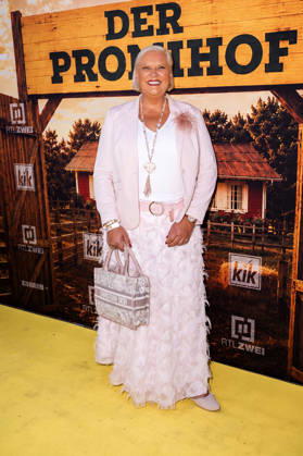 Meike Buschening Kaffenberger at the premiere of Season 2 of the reality TV show *Der Promihof* at the Gertrudenhof adventure farm in Hürth, October 14, 2026 Foto:xT.xNgox xFuturexImagex promihof_6031