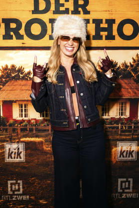 Julia Römmelt at the premiere of Season 2 of the reality TV show *Der Promihof* at the Gertrudenhof adventure farm in Hürth, October 14, 2026 Foto:xT.xNgox xFuturexImagex promihof_6056