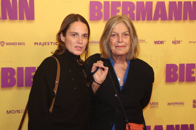 Stella Denis Winkler and Angela Winkler at the premiere of the documentary *Biermann* at Kino International in Berlin, October 15, 2026 Copyright: xAgenturxMatthiasxWehnertx xM.xGränzdörferx
