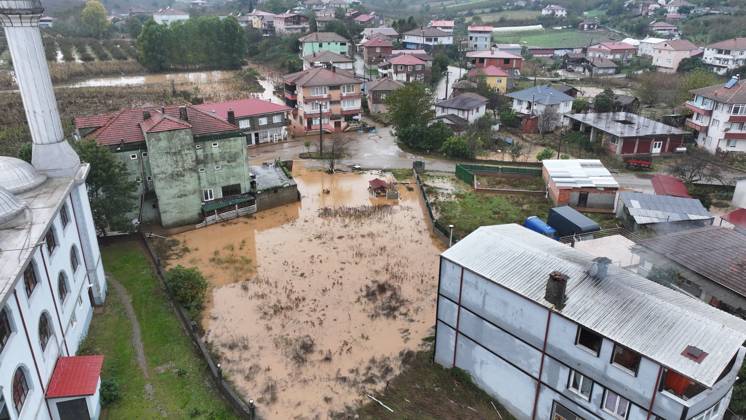 Heavy rain continues to affect Sakarya SAKARYA, TURKIYE - OCTOBER 16: An aerial view of floodwaters surrounding homes and roads in the Daricayiri neighborhood of Karasu district in Sakarya, Turkiye, on October 16, 2026. Heavy rainfall that began on the evening of the previous day continued to affect the province, and the area was seen from the air after flooding struck the neighborhood. Ibrahim Yozoglu Anadolu Sakarya Turkey. Editorial use only. Please get in touch for any other usage.  Copyright: x2026xAnadoluxIbrahimxYozoglux