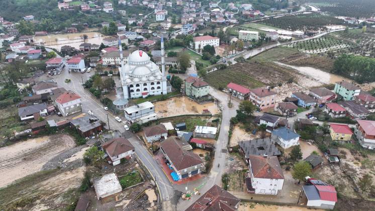 Heavy rain continues to affect Sakarya SAKARYA, TURKIYE - OCTOBER 16: An aerial view of floodwaters surrounding homes and roads in the Daricayiri neighborhood of Karasu district in Sakarya, Turkiye, on October 16, 2026. Heavy rainfall that began on the evening of the previous day continued to affect the province, and the area was seen from the air after flooding struck the neighborhood. Ibrahim Yozoglu Anadolu Sakarya Turkey. Editorial use only. Please get in touch for any other usage.  Copyright: x2026xAnadoluxIbrahimxYozoglux