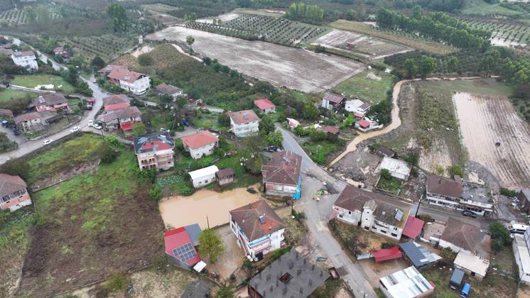 Heavy rain continues to affect Sakarya SAKARYA, TURKIYE - OCTOBER 16: An aerial view of floodwaters surrounding homes and roads in the Daricayiri neighborhood of Karasu district in Sakarya, Turkiye, on October 16, 2026. Heavy rainfall that began on the evening of the previous day continued to affect the province, and the area was seen from the air after flooding struck the neighborhood. Ibrahim Yozoglu Anadolu Sakarya Turkey. Editorial use only. Please get in touch for any other usage.  Copyright: x2026xAnadoluxIbrahimxYozoglux