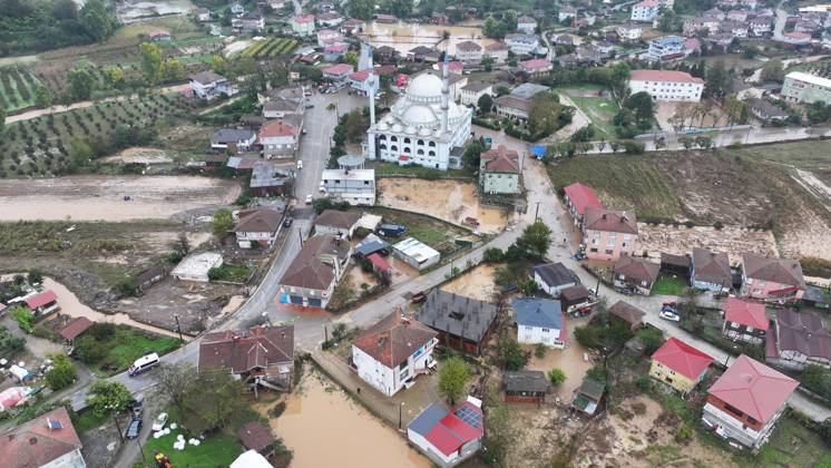 Heavy rain continues to affect Sakarya SAKARYA, TURKIYE - OCTOBER 16: An aerial view of floodwaters surrounding homes and roads in the Daricayiri neighborhood of Karasu district in Sakarya, Turkiye, on October 16, 2026. Heavy rainfall that began on the evening of the previous day continued to affect the province, and the area was seen from the air after flooding struck the neighborhood. Ibrahim Yozoglu Anadolu Sakarya Turkey. Editorial use only. Please get in touch for any other usage.  Copyright: x2026xAnadoluxIbrahimxYozoglux