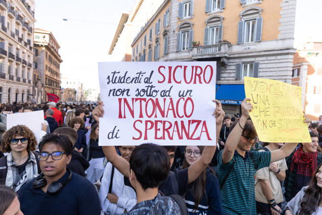 IPA89755963 - Rome, October 16, 2026: Student demonstration in Rome on No Meloni Day against Minister Valditara and the Education Decree-Law  Copyright: xMatteoxNardonex xMatteoxNardonex IPA89755963