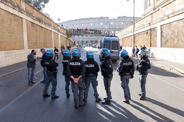 IPA89755977 - Rome, October 16, 2026: Student demonstration in Rome on No Meloni Day against Minister Valditara and the Education Decree-Law  Copyright: xMatteoxNardonex xMatteoxNardonex IPA89755977