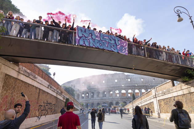 IPA89755980 - Rome, October 16, 2026: Student demonstration in Rome on No Meloni Day against Minister Valditara and the Education Decree-Law  Copyright: xMatteoxNardonex xMatteoxNardonex IPA89755980