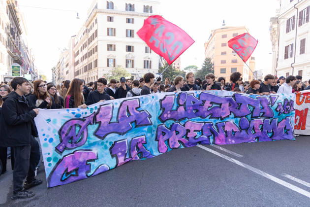 IPA89755959 - Rome, October 16, 2026: Student demonstration in Rome on No Meloni Day against Minister Valditara and the Education Decree-Law  Copyright: xMatteoxNardonex xMatteoxNardonex IPA89755959