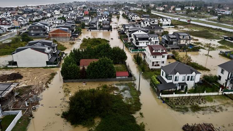 Heavy rain causes flooding in Turkiye s Sakarya SAKARYA, TURKIYE - OCTOBER 16: An aerial view of Alandere neighborhood in Kocaali district of Sakarya, Turkiye, where parts of the area are submerged in water following heavy rainfall, on October 16, 2026. Davut Genc Anadolu Sakarya Turkey. Editorial use only. Please get in touch for any other usage.  Copyright: x2026xAnadoluxDavutxGencx