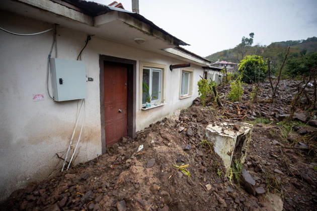 Landslide damages homes in Turkiye s Sakarya SAKARYA, TURKIYE - OCTOBER 16: Homes are damaged by a landslide and mud and rock debris carried by floodwaters following heavy rainfall in Karasu district of Sakarya, Turkiye, on October 16, 2026. Ibrahim Yozoglu Anadolu Sakarya Turkey. Editorial use only. Please get in touch for any other usage.  Copyright: x2026xAnadoluxIbrahimxYozoglux