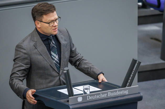 Bundestag: Carsten Schneider (SPD), Minister for the Environment, Climate Action, Nature Conservation, and Nuclear Safety, at the German Bundestag on October 16, 2026, in Berlin, Berlin, Berlin, Germany, Bundestag