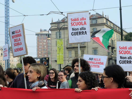 IPA89758426 - Turin, October 16, 2026: Student protests calling for funding for schools, not for war  Copyright: xCostantinoxSergix xCostantinoxSergix IPA89758426