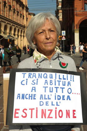 IPA89762511 - Bologna, October 16, 2026. Students and environmentalists gathered to demonstrate in support of the environment and against war on International Climate Day. Pictured is the march organized by Extinction Rebellion and Legambiente.  Copyright: xRobertoxBrancolinix xRobertoxBrancolini Ipax IPA89762511