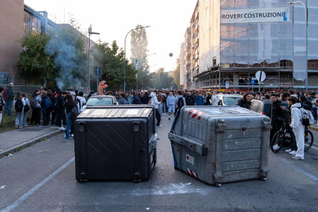 IPA89764842 - Trash cans were used to block the street in front of Liceo Copernico. Bologna, Italy, October 16, 2026.  Copyright: xLeonardoxGaravaglia LiveMediax xLeonardoxGaravaglia LiveMediax IPA89764842