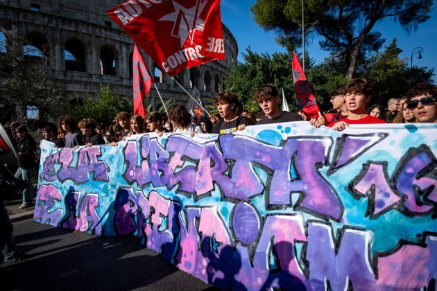 October 16, 2026, Rome, Rm, Italy: Thousands of students are taking to the streets to protest against the Meloni government™s education policies. The students™ demands include: No one is a foreigner; fund schools, not war; and no to the militarization of school. We™re taking our freedom reads the banner. Rome Italy - ZUMAg256 20261016_znp_g256_007 Copyright: xMarcoxDixGianvitox