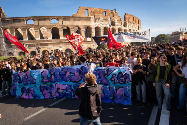 October 16, 2026, Rome, Rm, Italy: Thousands of students are taking to the streets to protest against the Meloni government™s education policies. The students™ demands include: No one is a foreigner; fund schools, not war; and no to the militarization of school. We™re taking our freedom reads the banner. Rome Italy - ZUMAg256 20261016_znp_g256_009 Copyright: xMarcoxDixGianvitox