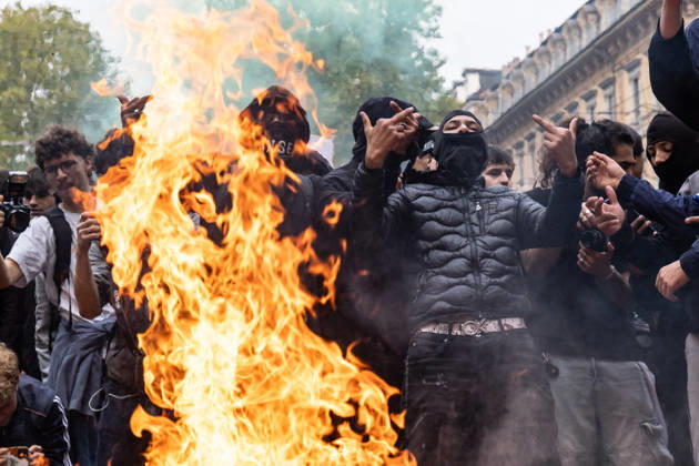 October 16, 2026, Turin, Piedmont, Italy: After days of occupations at many high schools across the city, following the French model, on Friday, October 16, in Turin, thousands of students took to the streets to protest the lack of resources in the school system and the inadequate condition of school buildings. The protesters marched through the city, stopping in front of Porta Susa, where teachers formed a human chain to separate them from the police. Lastly, in Piazza Castello, the police used water cannons and tear gas to disperse the demonstration, which had arrived outside the police headquarters. Turin Italy  - ZUMAs377 20261016_znp_s377_006 Copyright: xPietroxStariccox