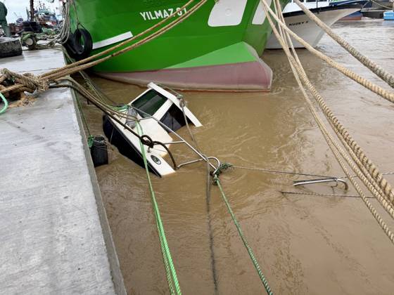Heavy rains hit Duzce, Turkiye DUZCE, TURKIYE - OCTOBER 16: An aerial view shows the swollen Melen River flowing beneath a bridge and surrounding nearby roads and facilities after heavy rain caused the river to overflow, on October 16, 2026 in Duzce, Turkiye. Floodwaters covered agricultural land and reached some residential areas around Demiracma village, while at Melenagzi Harbor four small fishing boats reportedly capsized and drifted out to sea and three others sank inside the harbor. Omer Urer Anadolu Duzce Turkey. Editorial use only. Please get in touch for any other usage.  Copyright: x2026xAnadoluxOmerxUrerx
