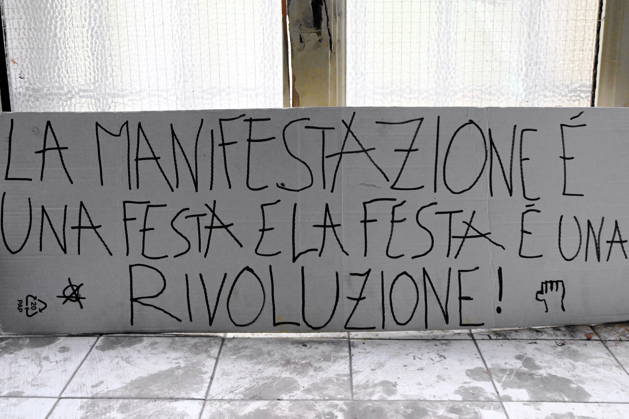 IPA89766332 - Milan, October 16, 2026: Student protest, occupation of the former morgue  Copyright: xMaurizioxMaulex xMaurizioxMaulex IPA89766332