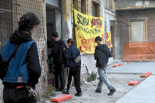IPA89766316 - Milan, October 16, 2026: Student protest, occupation of the former morgue  Copyright: xMaurizioxMaulex xMaurizioxMaulex IPA89766316