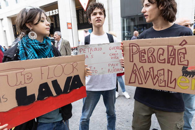 IPA89767313 - Milan, October 16, 2026, Piazza San Babila, Fridays for Future Italy rally; climate and environmental activists  Copyright: xFrancescoxEnriquezx xFrancescoxEnriquezx IPA89767313
