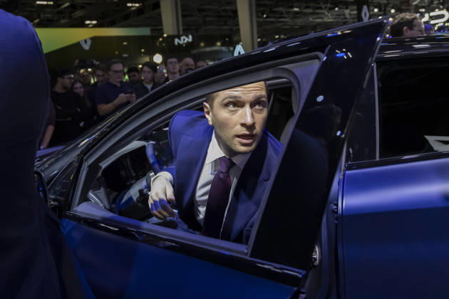 Paris, France October 16, 2026 - Paris Motor Show - Jordan Bardella RN, RASSEMBLEMENT NATIONAL, BARDELLA, SALON DE L AUTO, INDUSTRIE AUTOMOBILE, ECONOMIE, VOITURES, RENAULT  Copyright: xVincentxIsorex