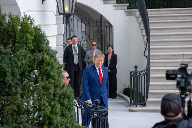 October 16, 2026, Washington, Dc, United States: President Donald Trump boards his helicopter for the start of a trip to Georgia on October 16, 2026. Washington United States  - ZUMAl312 20261016_znp_l312_002 Copyright: xAndrewxLeydenx