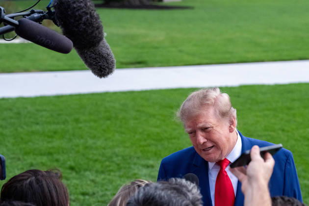 October 16, 2026, Washington, Dc, United States: President Donald Trump boards his helicopter for the start of a trip to Georgia on October 16, 2026. Washington United States - ZUMAl312 20261016_znp_l312_015 Copyright: xAndrewxLeydenx
