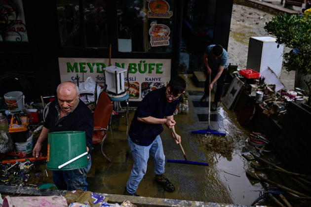 Cleanup and water drainage operations continue in Istanbul ISTANBUL, TURKIYE - OCTOBER 16: Local shopkeepers and residents clean mud, water, and debris from their shops and workplaces in the Ayazaga neighborhood of Sariyer district, Istanbul, Turkiye on October 16, 2026. Clean-up and water drainage operations continue uninterrupted following torrential rains on October 14 that inundated ground-floor businesses and disrupted local commerce across the district. Cem Tekkesinoglu Anadolu Istanbul Turkey. Editorial use only. Please get in touch for any other usage.  Copyright: x2026xAnadoluxCemxTekkesinoglux