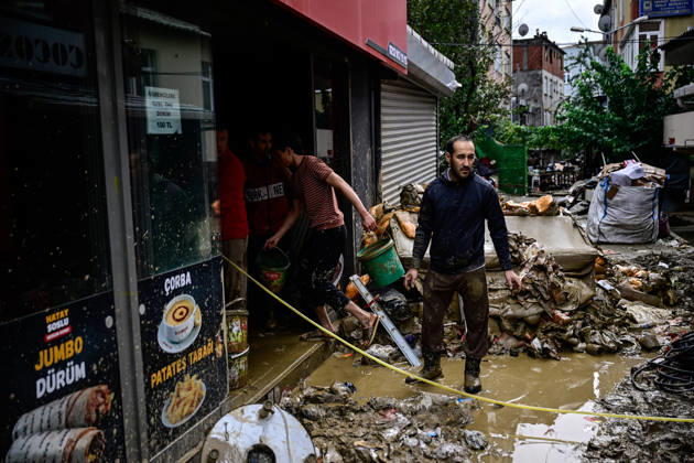 Cleanup and water drainage operations continue in Istanbul ISTANBUL, TURKIYE - OCTOBER 16: Local shopkeepers and residents clean mud, water, and debris from their shops and workplaces in the Ayazaga neighborhood of Sariyer district, Istanbul, Turkiye on October 16, 2026. Clean-up and water drainage operations continue uninterrupted following torrential rains on October 14 that inundated ground-floor businesses and disrupted local commerce across the district. Cem Tekkesinoglu Anadolu Istanbul Turkey. Editorial use only. Please get in touch for any other usage.  Copyright: x2026xAnadoluxCemxTekkesinoglux