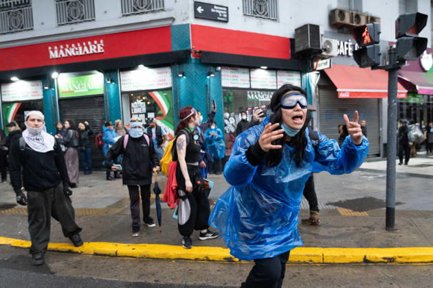 October 16, 2026, Buenos Aires, Buenos Aires, Argentina: A woman shouts at police officers following clashes with protesters during Argentina™s fifth national university march. Buenos Aires Argentina - ZUMAp265 20261016_zip_p265_062 Copyright: xDelfinaxCorberaxPix
