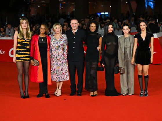 IPA89773711 - Roma Cinema Fest 2026. Day 4 Photocall for the film UN JEU DANGEREUX. Pictured are Yasmine Fraioli, Karine Silla, Valeria Bruni Tedeschi, Vincent Perez, Virginie Silla, Zahia Dehar, Ghjuvanna Benedetti, and Tess Perez  Copyright: xMaurizioxD Avanzox xPoolxRomaxFilmxFestx2026x IPA89773711