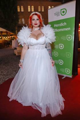 Diabetes Charity Gala 2026 Lyn Künstner Diabetes Charity Gala 2026, Bar jeder Vernunft, Berlin, Date: October 16, 2026 Copyright: xEventpress Kratschx