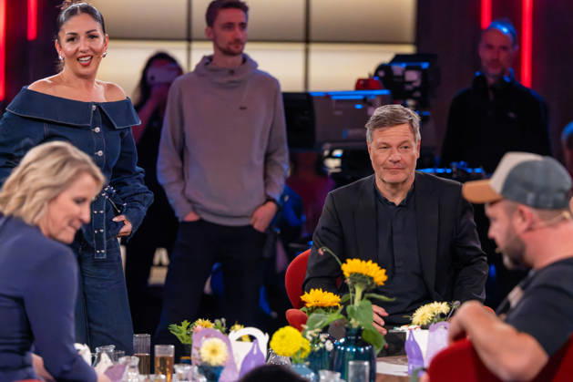 Kölner Treff on October 16, 2026. Pictured: Robert Habeck, writer and former politician, seated second from the right following the recording. On the left, partially cropped and out of focus, is host Susan Link; stan