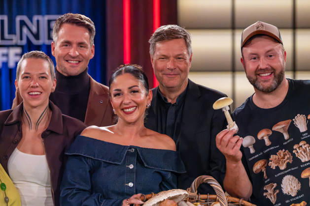 Cologne Meetup on October 16, 2026. From left to right: Stefanie Heinzmann, pop and soul singer from Switzerland; singer and actor Alexander Klaws; Conny from the Block; and public figure Tülin Sezgin; Robert Habeck, writer and former politician, and