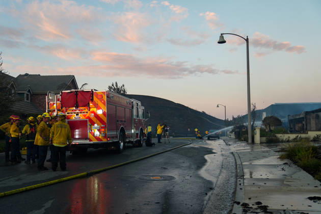 Norte fire in Orange County, California ORANGE COUNTY, CALIFORNIA - OCTOBER 16: A view of fire trucks as firefighters battle with flames during the Norte Fire of wildfire in San Juan Capistrano of Orange County, California, United States on October 16, 2026. Tayfun Coskun Anadolu California United States. Editorial use only. Please get in touch for any other usage.  Copyright: x2026xAnadoluxTayfunxCoskunx