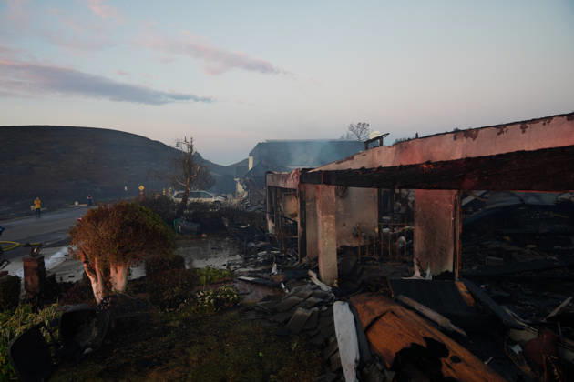 Norte fire in Orange County, California ORANGE COUNTY, CALIFORNIA - OCTOBER 16: A view of burnt homes as firefighters battle with flames during the Norte Fire of wildfire in San Juan Capistrano of Orange County, California, United States on October 16, 2026. Tayfun Coskun Anadolu California United States. Editorial use only. Please get in touch for any other usage.  Copyright: x2026xAnadoluxTayfunxCoskunx