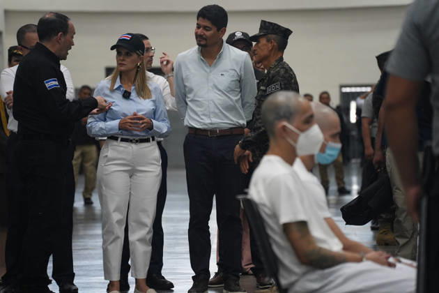 October 16, 2026, Tecoluca, San Vicente, El Salvador: Costa Rican President Laura Fernández tours the Terrorism Confinement Center (CECOT) alongside Salvadoran Justice and Public Security Minister Gustavo Villatoro (L) in Tecoluca. Fernández is on a three-day official visit to El Salvador to see the maximum-security prison that President Nayib Bukele’s government built as part of its crackdown on gangs. Costa Rica recently opened its own high-security prison, the High Containment Center Against Organized Crime, which is modeled on CECOT. Tecoluca El Salvador - ZUMAs197 20261016_aaa_s197_475 Copyright: xCamiloxFreedmanx