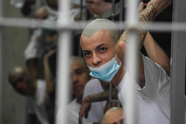 October 16, 2026, Tecoluca, San Vicente, El Salvador: Gang members are seen through their cells during Costa Rican President Laura Fernandez s tour of the Terrorism Confinement Center (CECOT), in Tecoluca. Fernandez is on a three-day official visit to El Salvador to see the maximum-security prison that President Nayib Bukele’s government built as part of its crackdown on gangs. Costa Rica recently opened its own high-security prison, the High Containment Center Against Organized Crime, which is modeled on CECOT. Tecoluca El Salvador - ZUMAs197 20261016_aaa_s197_488 Copyright: xCamiloxFreedmanx