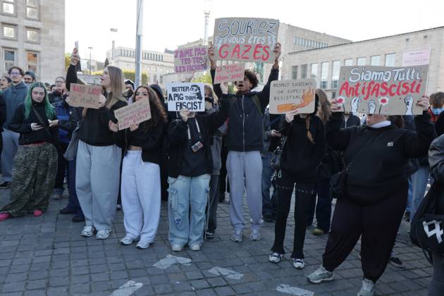 This image shows youths gather for a protest action at the Central Station in Brussels on Saturday 17 October 2026.  NICOLASxMAETERLINCK 190060028