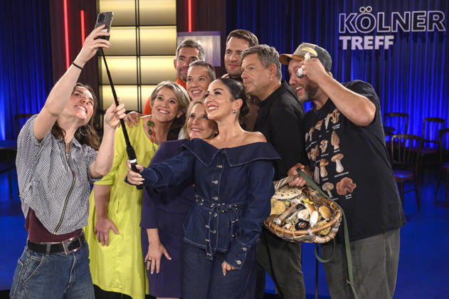 Susan Link, Micky Beisenherz, Lea Linster, Stefanie Heinzmann, Alexander Klaws, Tülin Sezgin, Robert Habeck, and Martin Maschka during the taping of the WDR talk show *Kölner Treff* at WDR Studio BS 3 in Cologne, October 16, 2026 Foto:xW.xRanderathx xFuturexImagex koelner_treff1610_6001