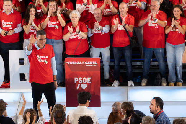 The PSOE Holds Its Federal Committee Meeting in Fuenlabrada, Madrid Prime Minister Pedro Sánchez during the PSOE Federal Committee meeting at the Tomás y Valiente Art Center on October 17, 2026, in Fuenlabrada, Madrid, Spain. The meeting served to ratify the party’s candidate lists for the general election on November 29 and to confirm its secretary-general, Pedro Sánchez, as the candidate for Prime Minister. OCTOBER 17, 2026 Jesús Hellí Fuenlabrada, Madrid Fuenlabrada, Madrid, Spain Copyright: xJesusxHellinx 7851252