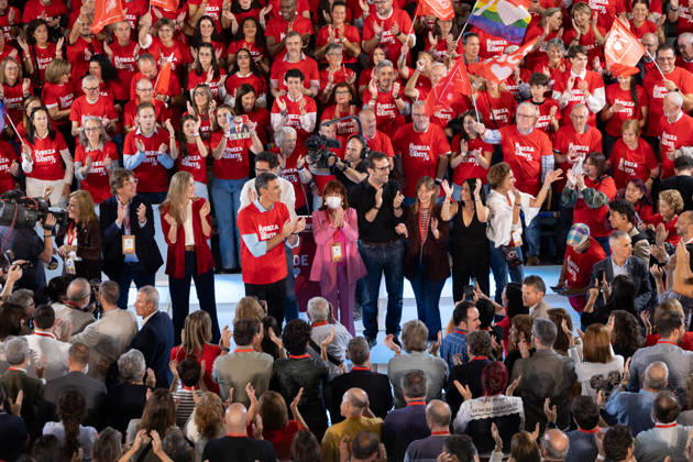 The PSOE Holds Its Federal Committee Meeting in Fuenlabrada, Madrid Prime Minister Pedro Sánchez during the PSOE Federal Committee meeting at the Tomás y Valiente Art Center on October 17, 2026, in Fuenlabrada, Madrid, Spain. The meeting served to ratify the party’s candidate lists for the general election on November 29 and to confirm its secretary-general, Pedro Sánchez, as the candidate for Prime Minister. OCTOBER 17, 2026 Jesús Hellí Fuenlabrada, Madrid Fuenlabrada, Madrid, Spain  Copyright: xJesusxHellinx 7851254