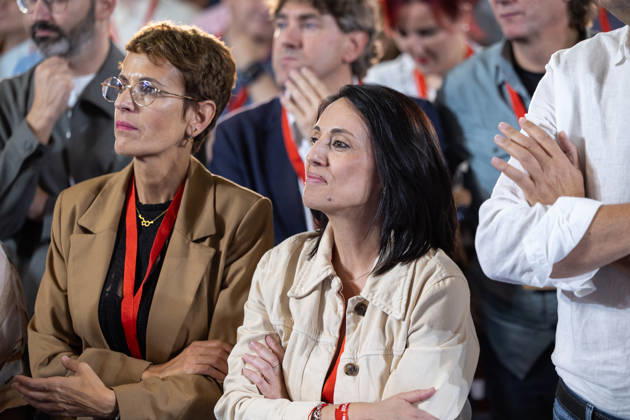 The PSOE Holds Its Federal Committee Meeting in Fuenlabrada, Madrid The president of the Autonomous Community of Navarre, María Chivite, and the PSOE spokesperson, Rebeca Torró, during the PSOE Federal Committee meeting at the Tomás y Valiente Art Center on October 17, 2026, in Fuenlabrada, Madrid, Spain. The Committee served to ratify the party’s candidate lists for the general election on November 29 and to endorse its Secretary General, Pedro Sánchez, as the candidate for Prime Minister. OCTOBER 17, 2026 Jesús Hellí Fuenlabrada, Madrid Fuenlabrada, Madrid, Spain  Copyright: xJesusxHellinx 7851290