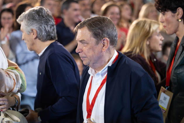 The PSOE Holds Its Federal Committee Meeting in Fuenlabrada, Madrid The Minister of Agriculture, Fisheries, and Food, Luis Planas, during the PSOE Federal Committee meeting at the Tomás y Valiente Art Center on October 17, 2026, in Fuenlabrada, Madrid, Spain. The Committee served to ratify the party’s candidate lists for the general election on November 29 and to endorse its Secretary General, Pedro Sánchez, as the candidate for Prime Minister. OCTOBER 17, 2026 Jesús Hellí Fuenlabrada, Madrid Fuenlabrada, Madrid, Spain  Copyright: xJesusxHellinx 7851297