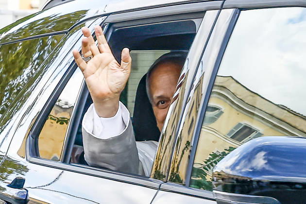 October 17, 2026, Vatican City, ITALIA ROMA: Pope Leo XIV arrives at the Vatican after being dismissed from the Agostino Gemelli University Hospital, Vatican City, 17 October 2026. ANSA ANGELO CARCONI Vatican City ITALIA ROMA  - ZUMAa110 20261017_zaf_a110_006 Copyright: xAngeloxCarconix