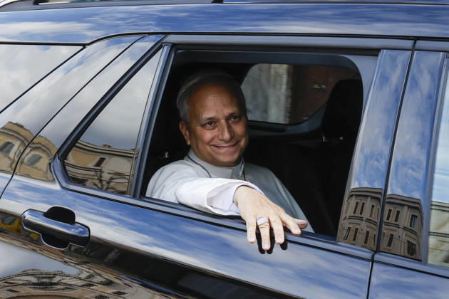 Pope Lei XIV returns to the Vatican after lung cancer surgery ROME, ITALY, OCTOBER 17: Pope Leo XIV waves to reporters as he arrives at the Vatican from the Policlinico Gemelli hospital in Rome, Italy, on October 17, 2026. The pontiff spent 5 days at the Gemelli, where he underwent lung cancer surgery on October 13. Riccardo De Luca Anadolu Rome Italy. Editorial use only. Please get in touch for any other usage.  Copyright: x2026xAnadoluxRiccardoxDexLucax