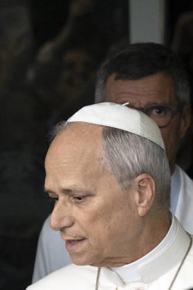 ITALY - POPE - VATICAN-2026 10 17 Italy, Rome, Vatican, October 17, 2026 Pope Leo XIV leaves the Gemelli University Hospital, four days after a surgery to remove a cancerous tumour from his right lung, in Rome Photo by ALESSIA GIULIANI Catholic Press Photo EDITORIAL USE ONLY - NO BOOKS Copyright: xVATICANxMEDIAx xCatholicxPressxPhotox
